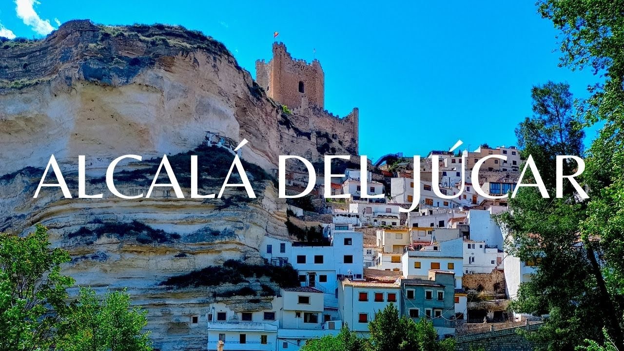 Descubre la magia de Alcalá del Júcar en una escapada rural